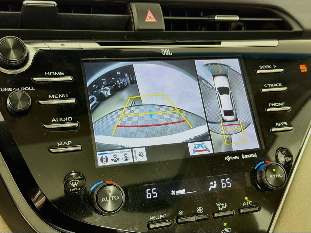 Used 2018 Beige Toyota XLE image 14
