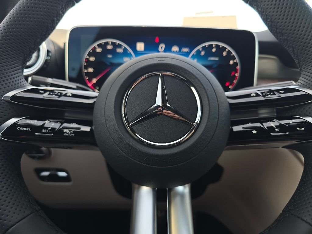 New 2027 MANUFAKTUR Moonlight White Metallic Mercedes-Benz GLC 300 image 30