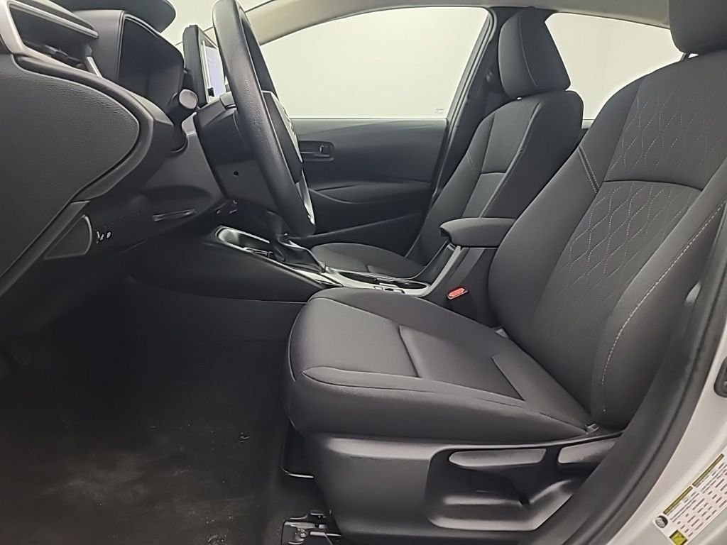 2025 Toyota Corolla LE - Photo 26