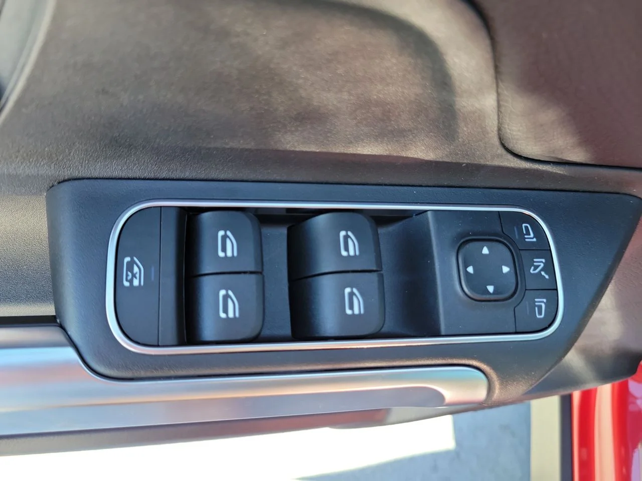 New 2026 MANUFAKTUR Patagonia Red Metallic Mercedes-Benz AMG® GLB 35 4MATIC® SUV image 20