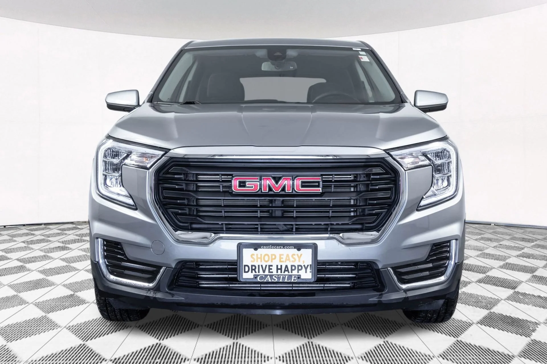 Used 2024 Sterling Metallic GMC SLE image 10