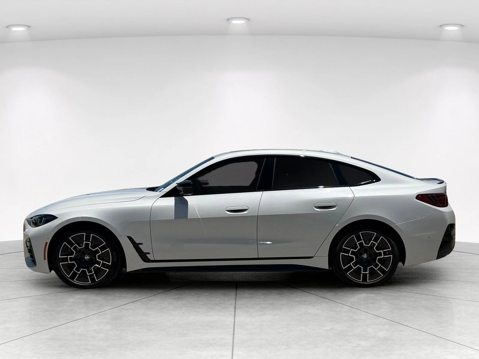 New 2026 Mineral White Metallic BMW M440i image 6