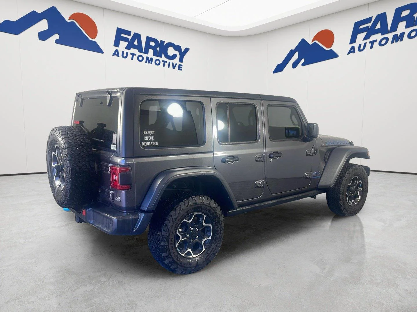 Used 2023 Granite Crystal Metallic Clearcoat Jeep Rubicon image 6