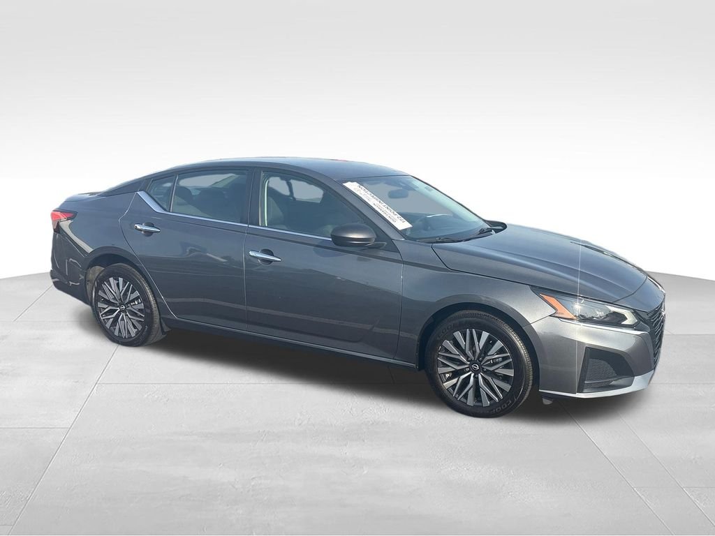 Used 2024 Gray Nissan 2.5 SV image 7