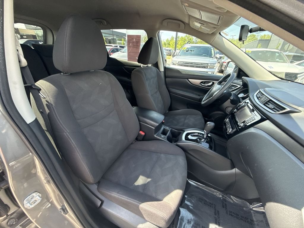 Used 2016 Gray Nissan SV image 23