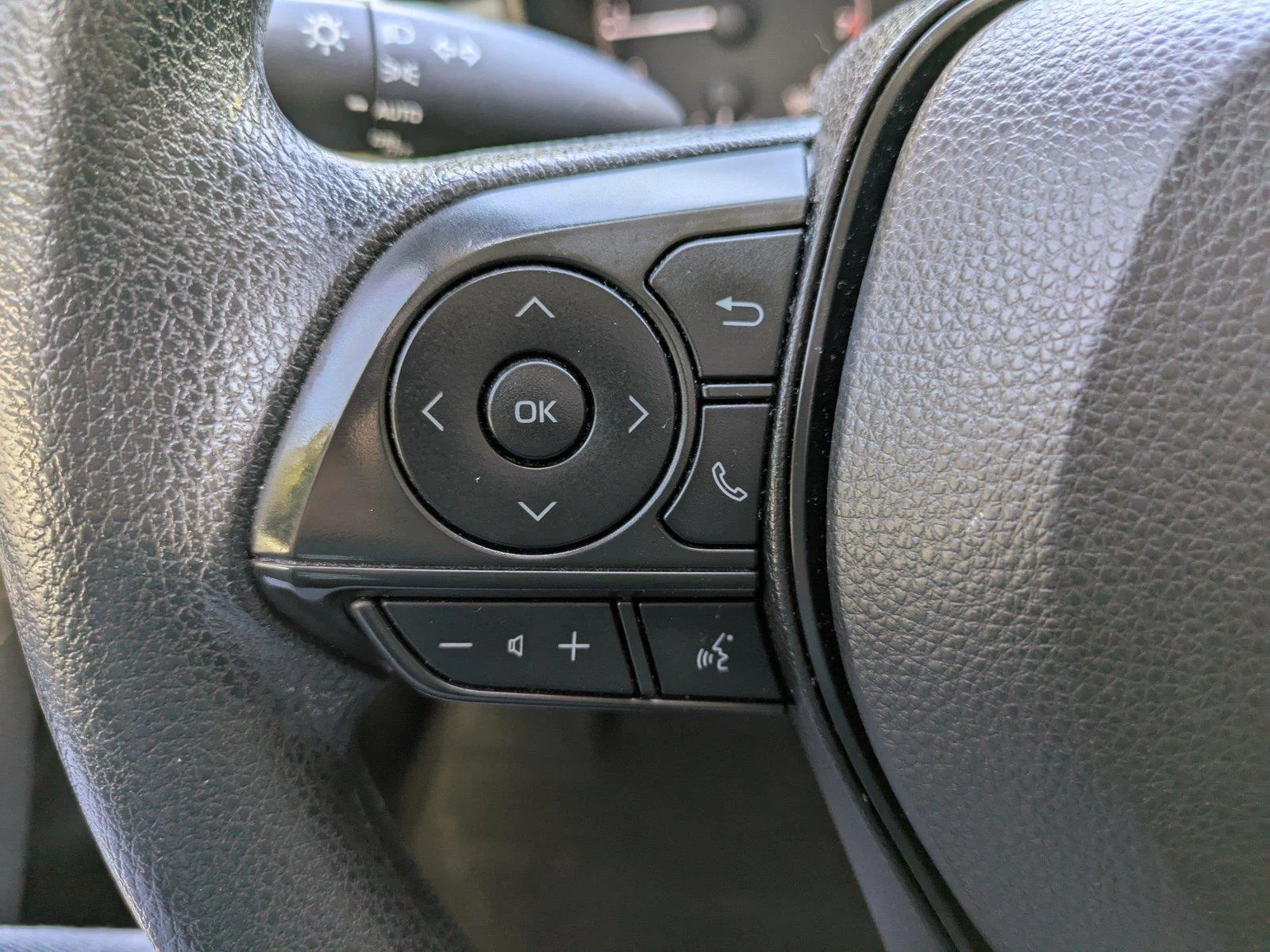 Used 2023 Celestite Toyota LE image 19
