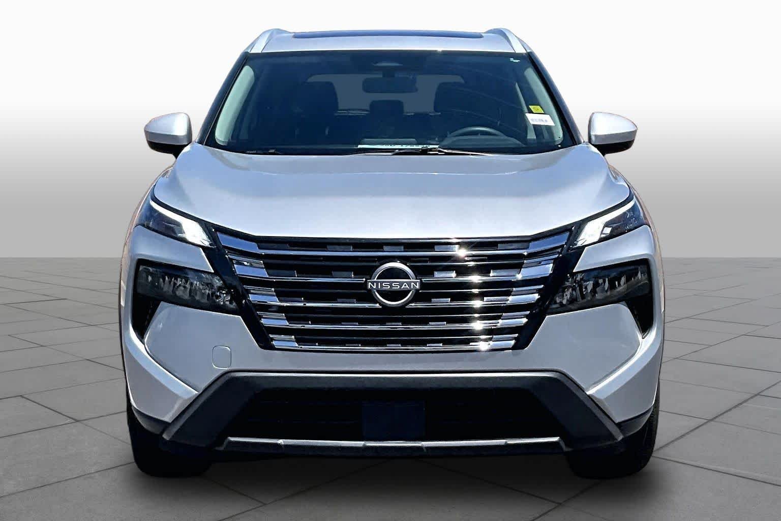 Used 2025 Brilliant Silver Metallic Nissan SV image 4