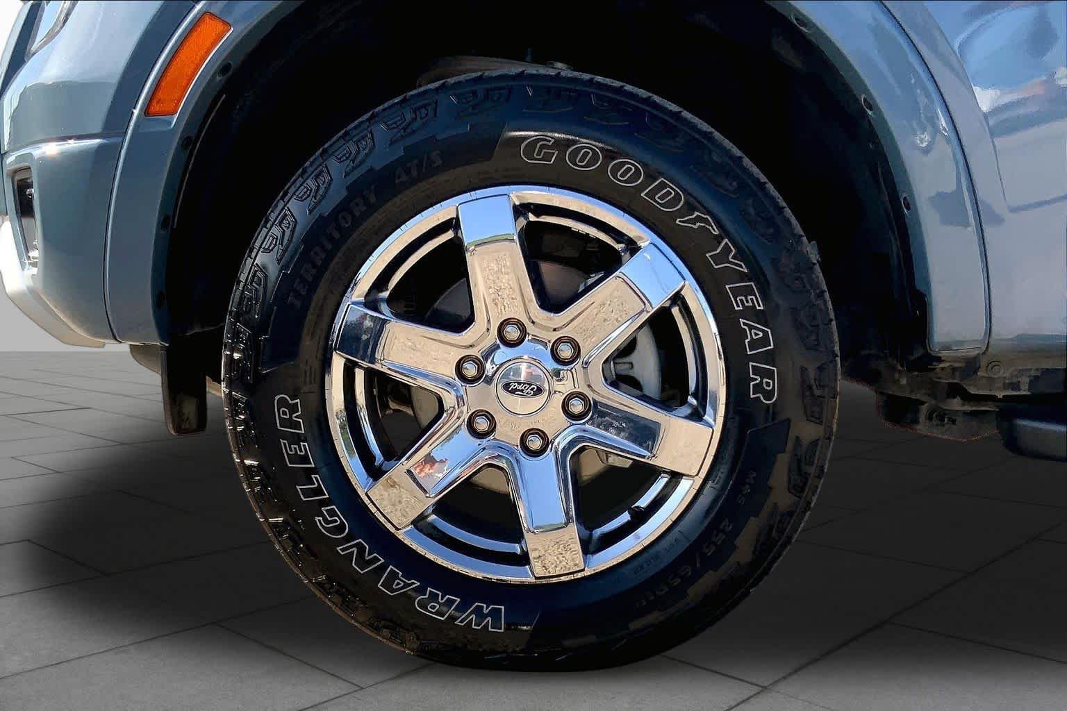 Used 2024 Azure Gray Metallic Ford XLT image 11