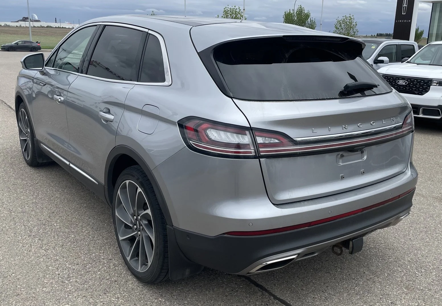 Used 2021 SILVER Lincoln RESERVE AWD **New Arrival** image 3