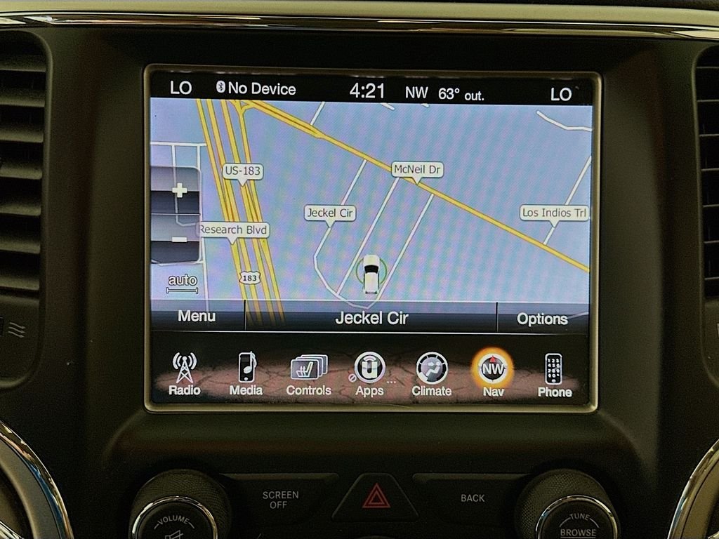 Used 2014 Brilliant Black Crystal Pearlcoat Jeep Overland image 13