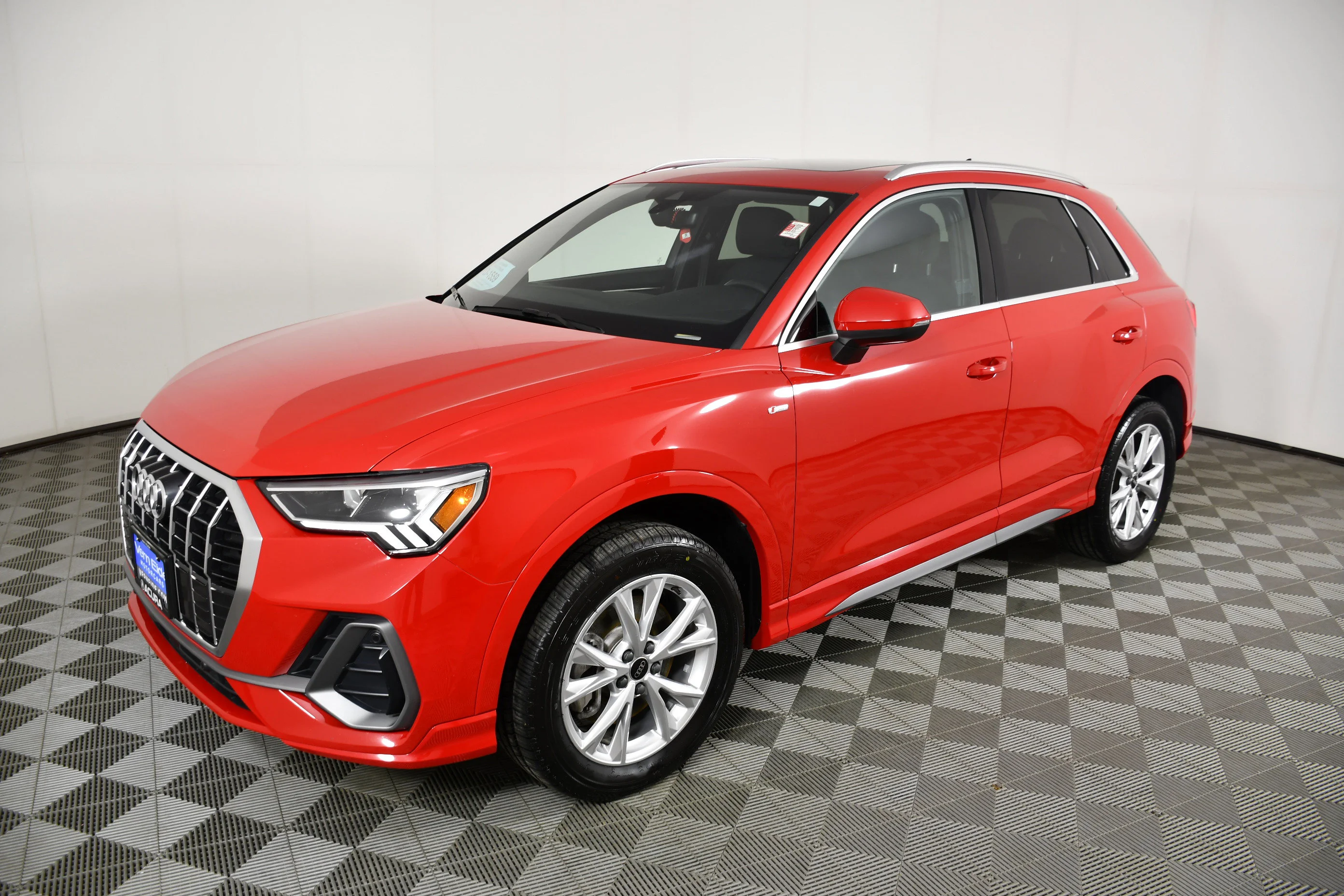 Used 2025 Red Audi S line Premium image 10