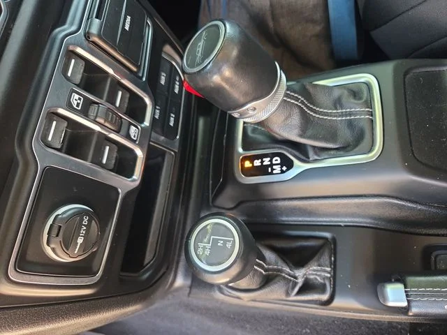 Used 2020 Black Jeep Overland image 11