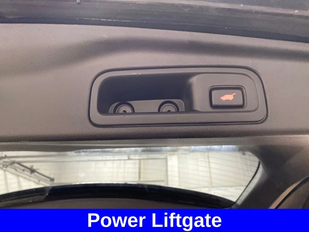 Used 2017  Honda Touring image 17
