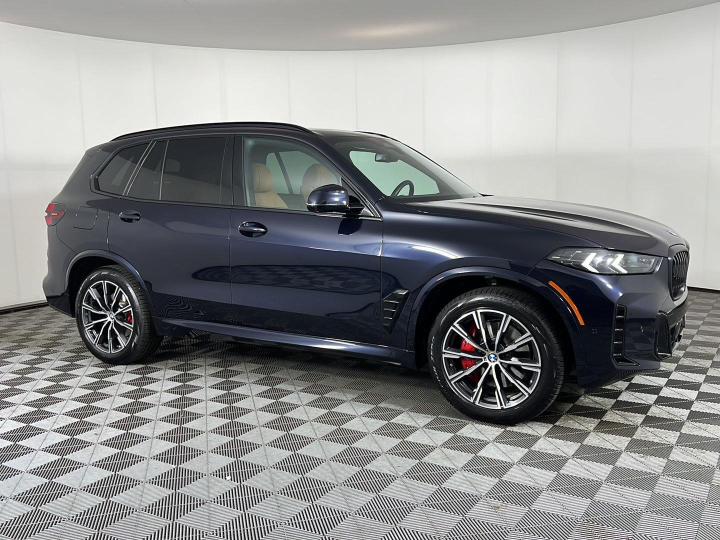 Used 2026 Carbon Black Metallic BMW xDrive40i image 3