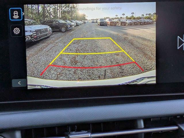 New 2026 White Hyundai SEL FWD image 22