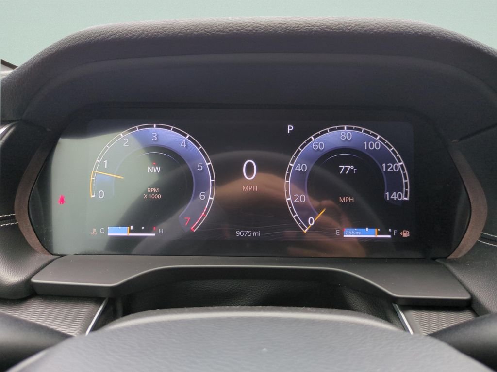 Used 2025 White Jeep Laredo image 21