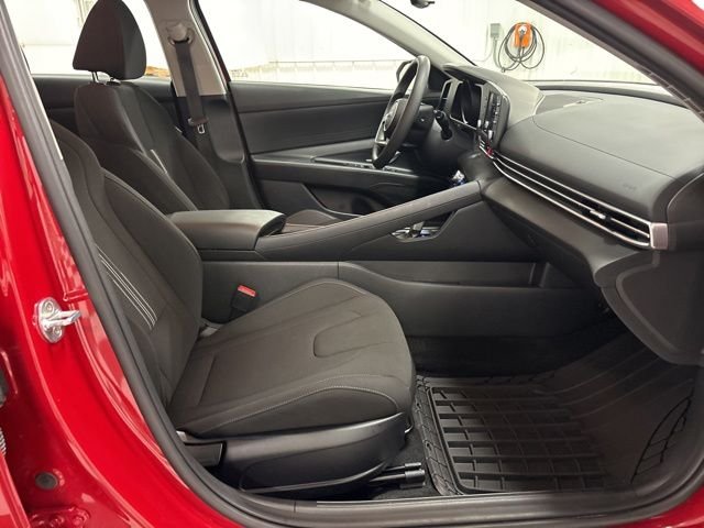 2023 Hyundai Elantra Blue - Photo 29