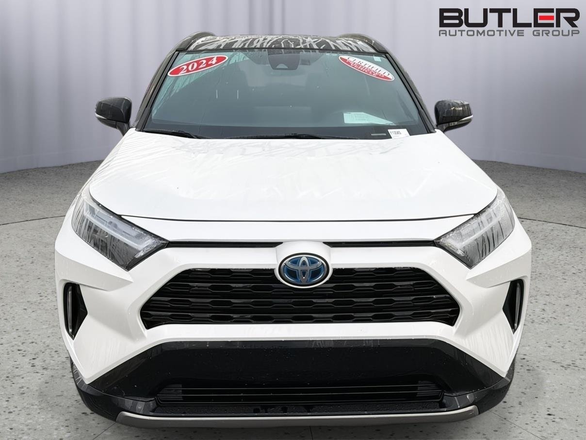 Used 2024 Wind Chill Pearl w/Midnight Black Metallic Roof Toyota Hybrid XSE image 9