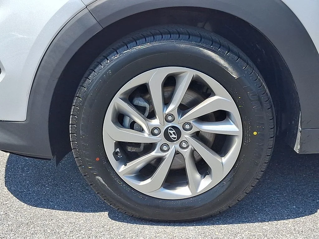 Used 2018 Silver Hyundai SEL image 8