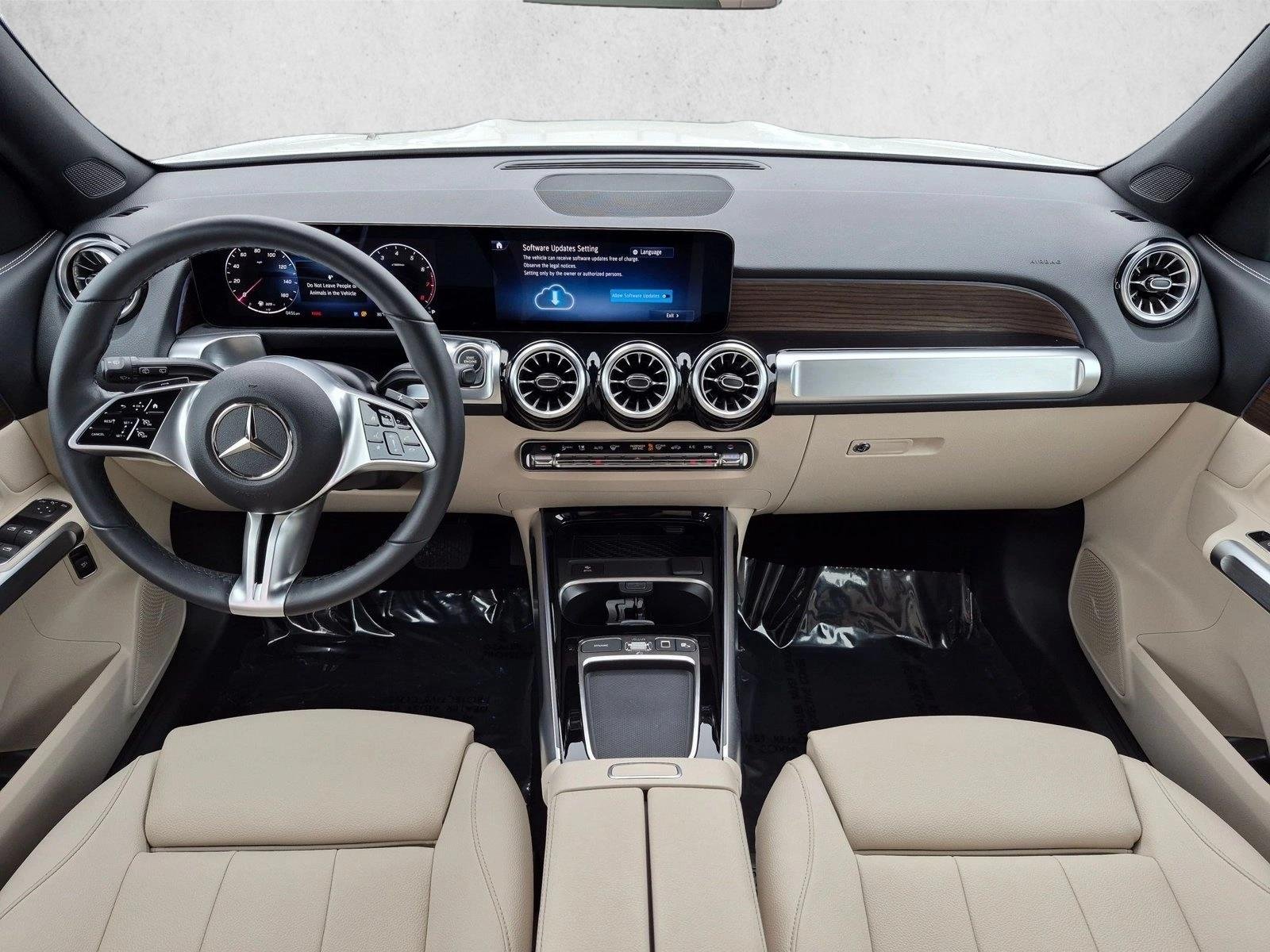 Certified Used 2026 Polar White Mercedes-Benz GLB 250 image 17
