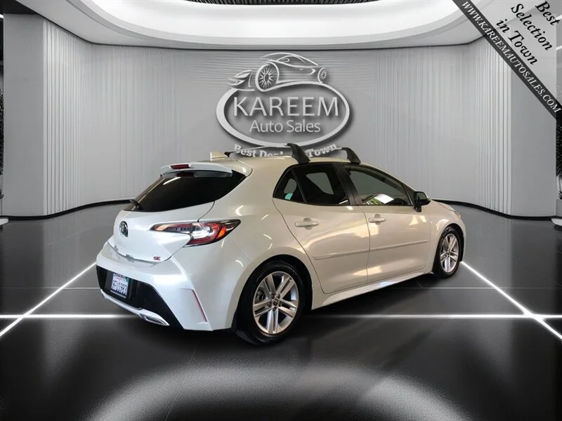 Used 2020 Blizzard Pearl Toyota SE image 5