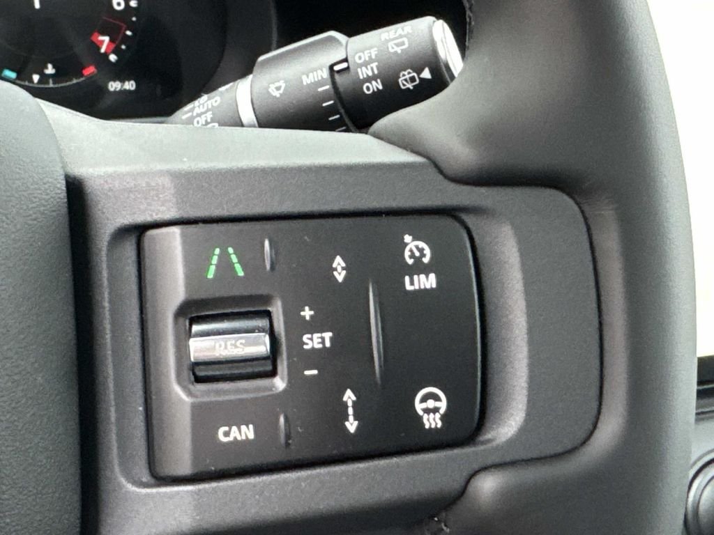 New 2026 Borasco Grey Land Rover X-Dynamic SE image 28