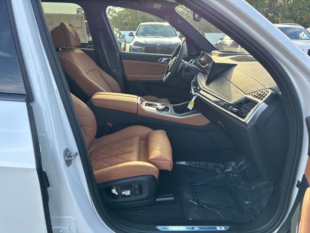 New 2026 Mineral White Metallic BMW sDrive40i image 9