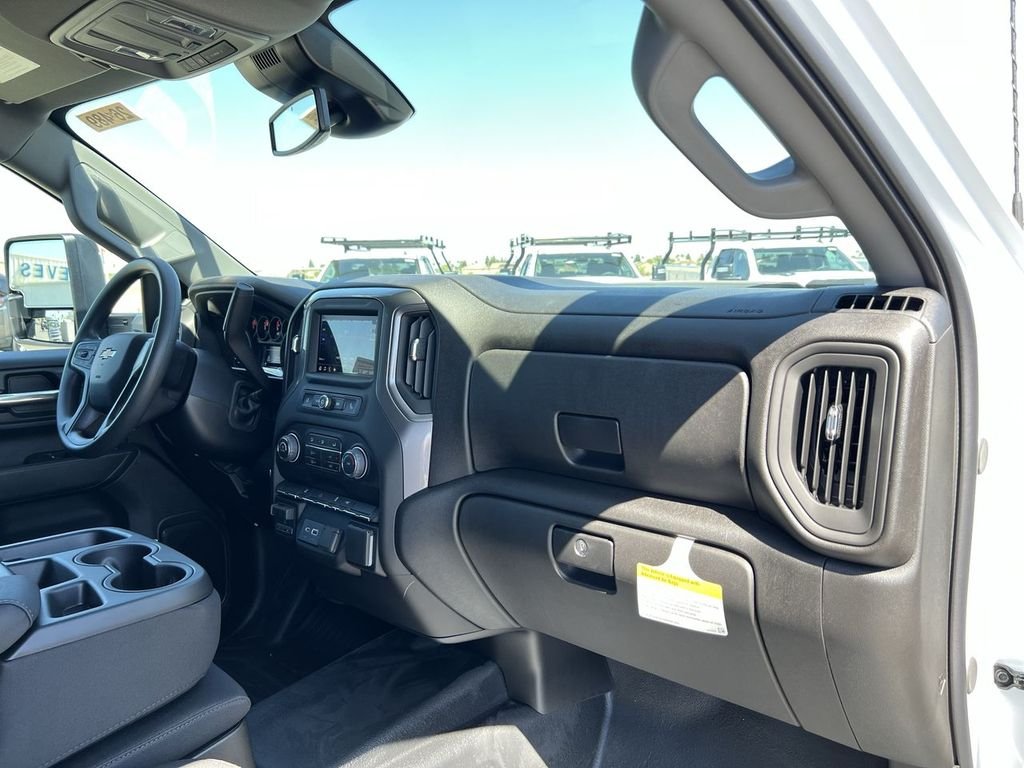 New 2026 Summit White Chevrolet Work Truck image 31