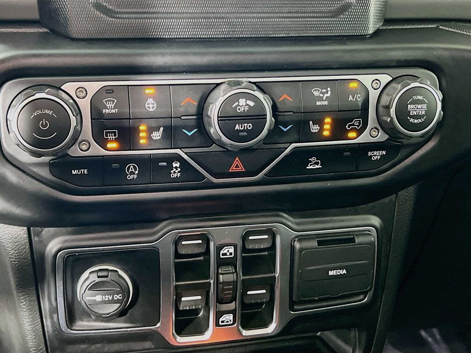 Used 2023 Sting-Gray Clearcoat Jeep Sport S image 15