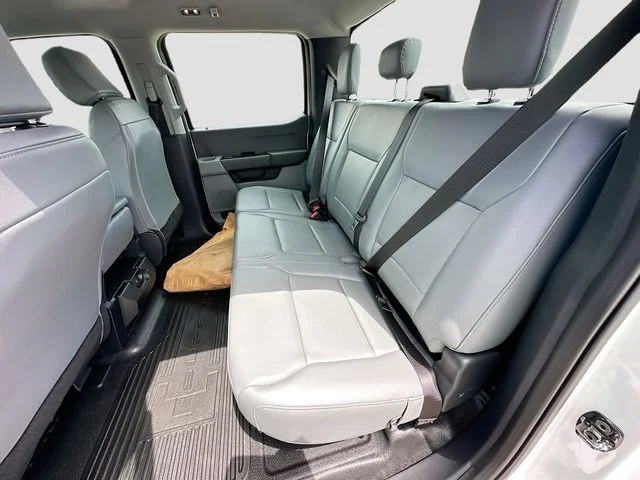 New 2026 Oxford White Ford XL image 15