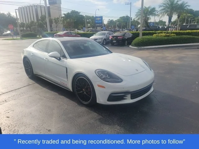 2017 Porsche Panamera 4S's photo