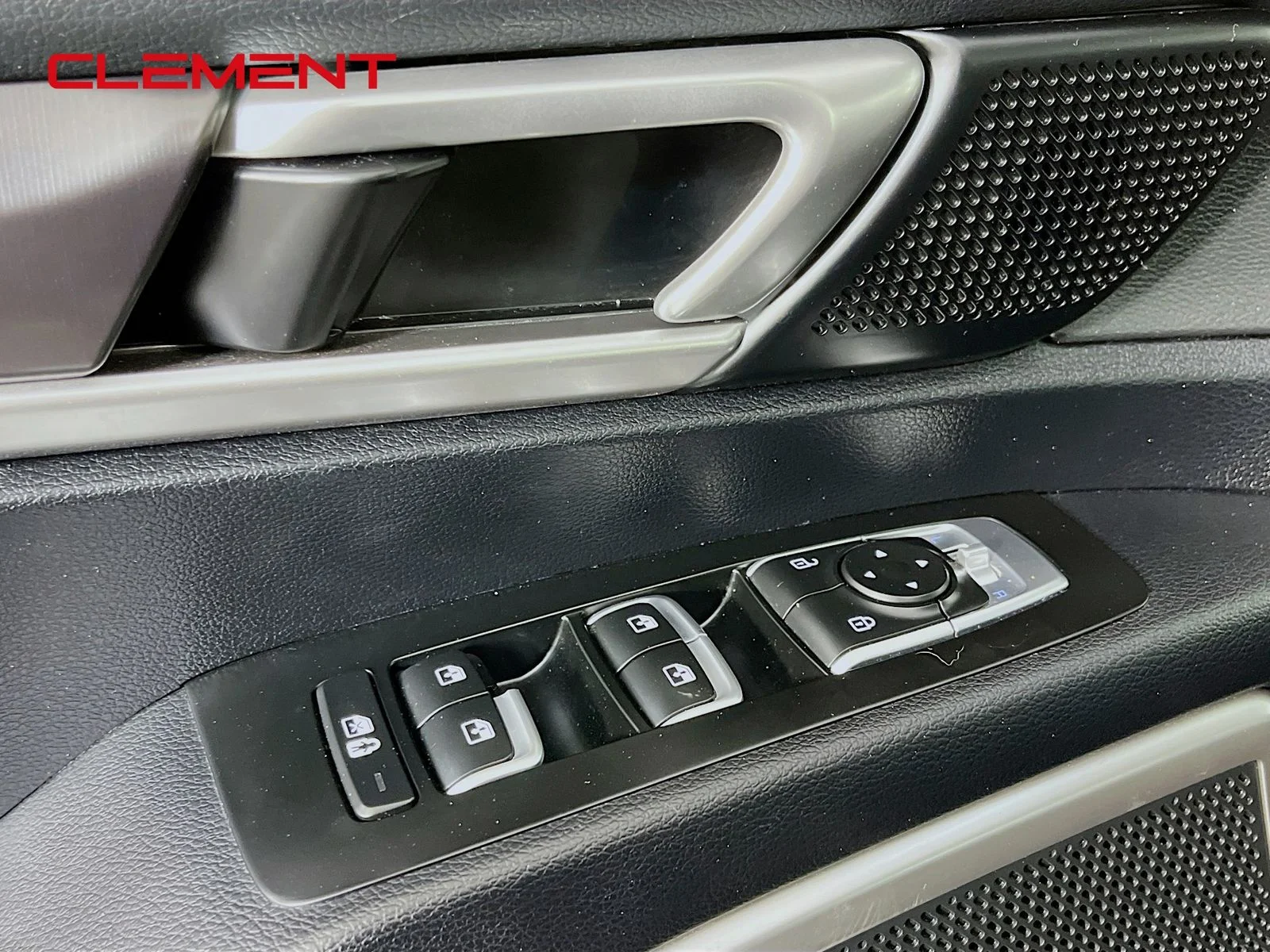 2024 Kia Telluride S - Photo 26