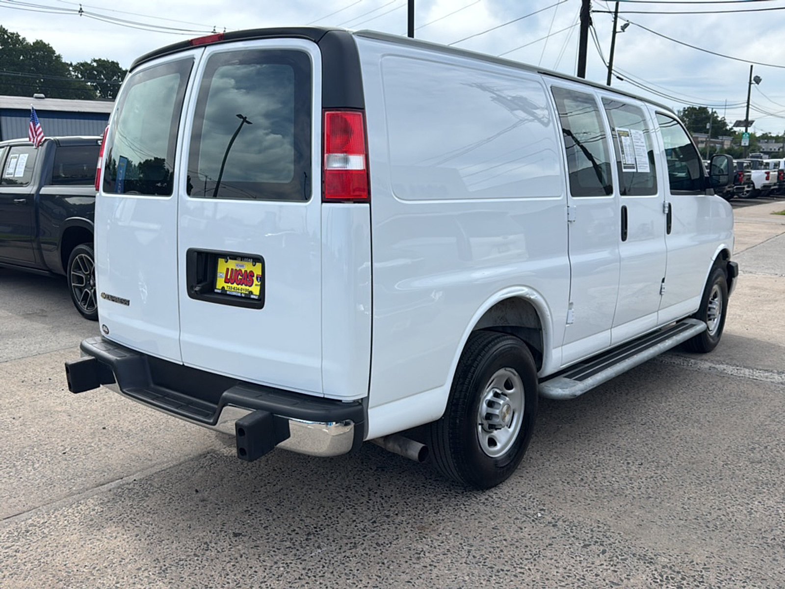 2025 Chevrolet Express Cargo Work Van - Photo 5
