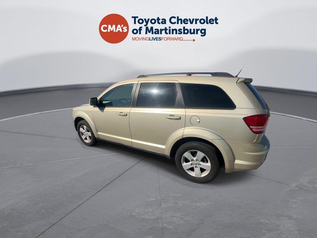 Used 2010 White Gold Dodge SXT image 3