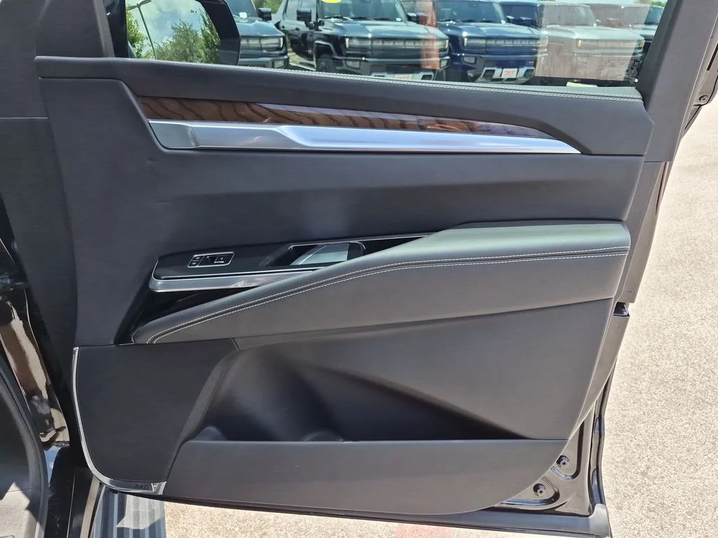 Used 2025 Black Cadillac Sport Platinum image 40