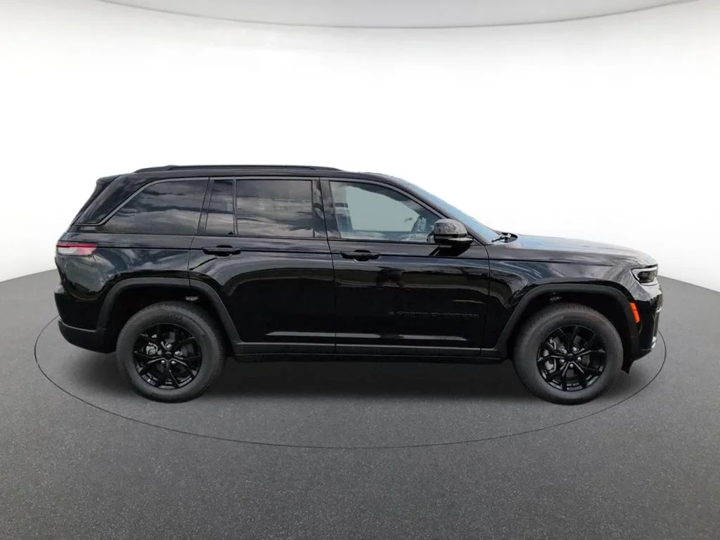 New 2026 Black Jeep Altitude image 5