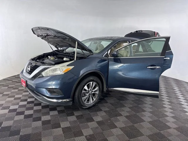 Used 2017 Blue Nissan S image 10