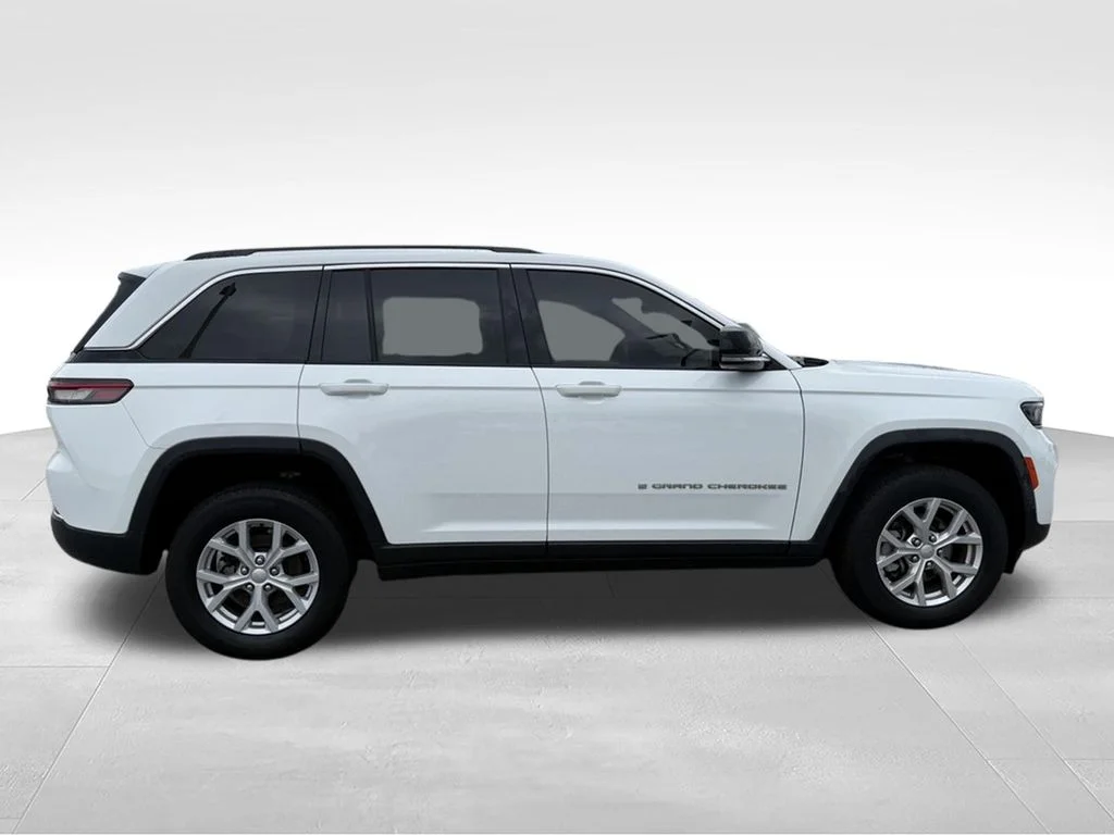 Used 2023 White Jeep Limited image 25