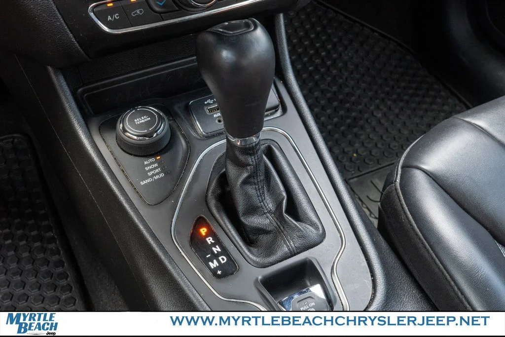 Used 2020 Slate Blue Jeep Latitude Plus image 25