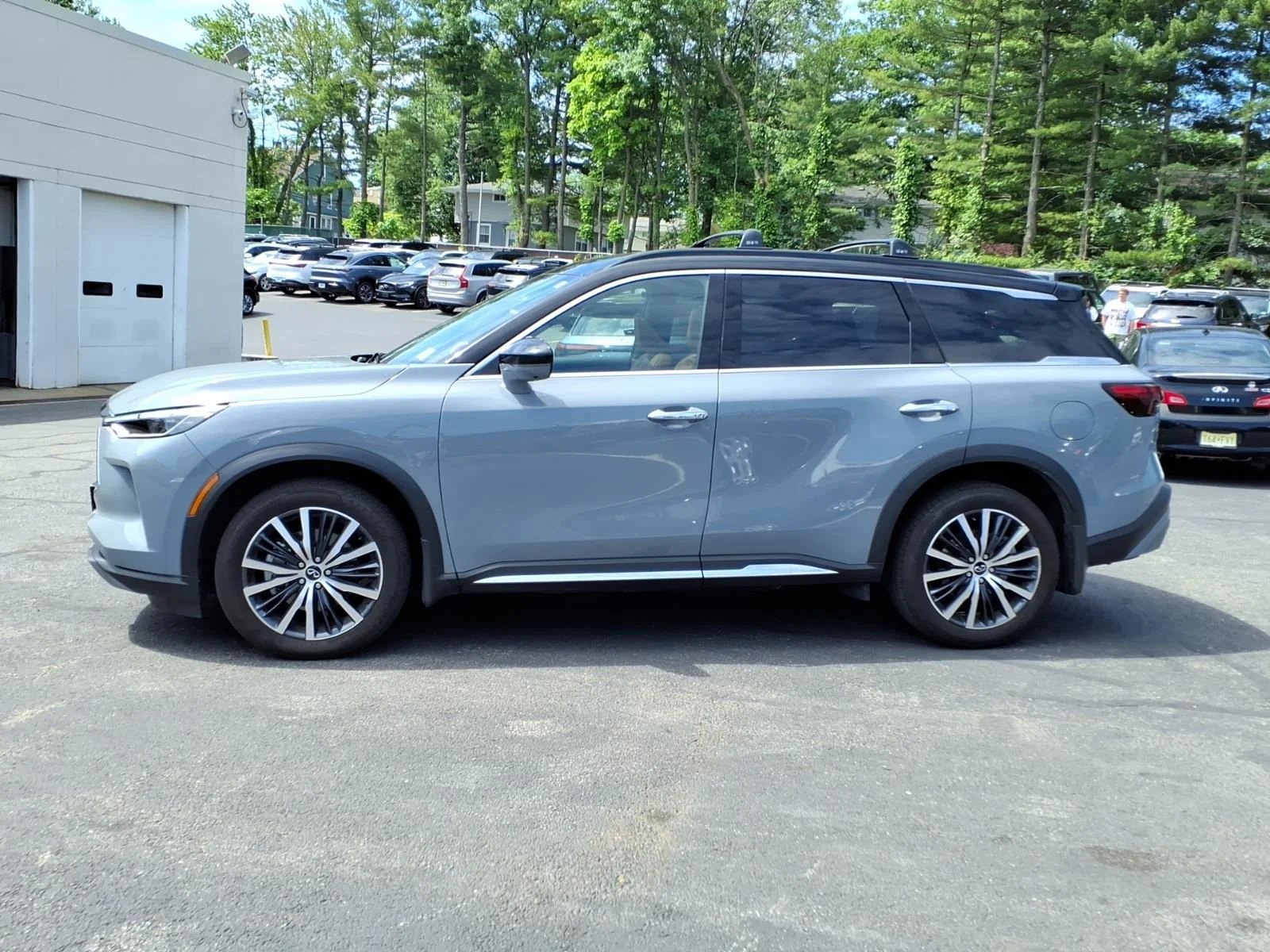 Certified Used 2025 Gray INFINITI Autograph image 9