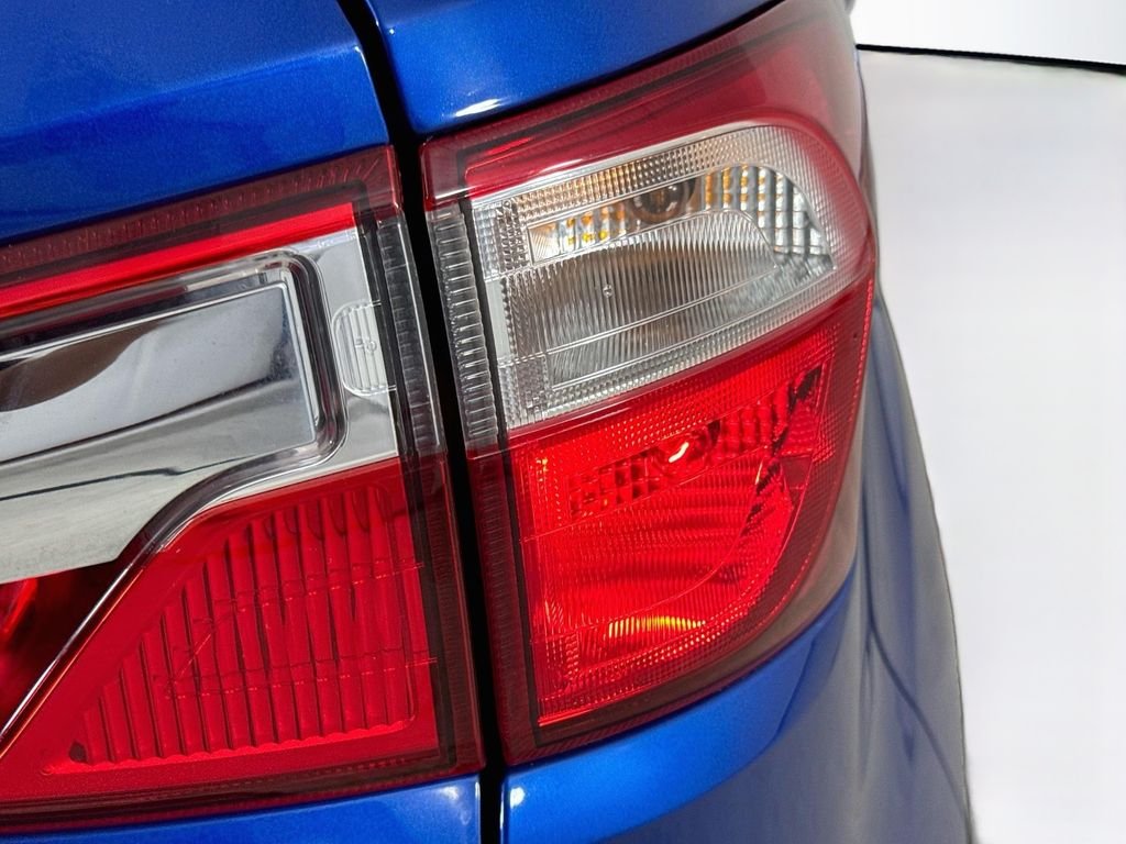 Used 2021 Lightning Blue Metallic Ford SE image 33