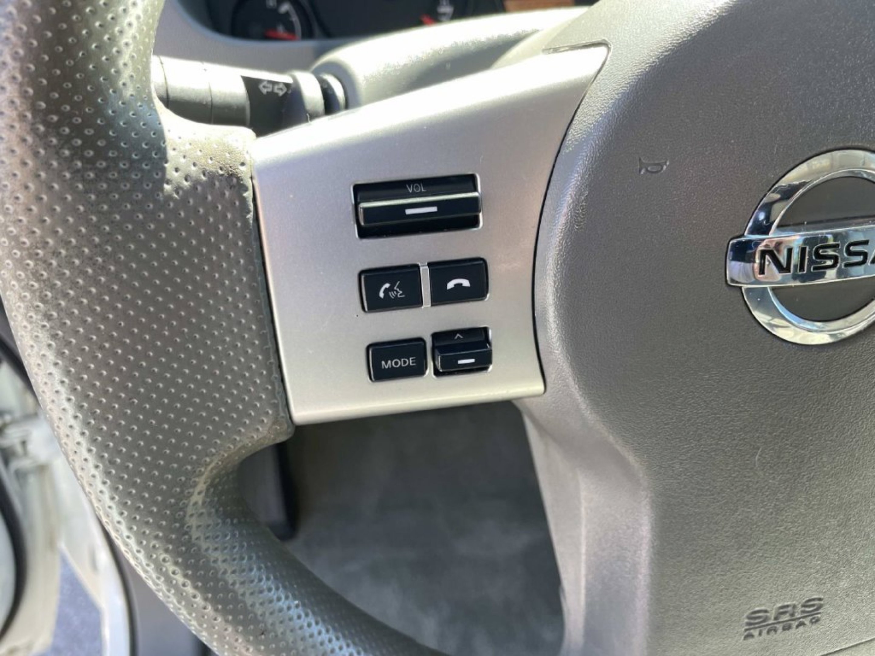 Used 2013 White Nissan SV image 22