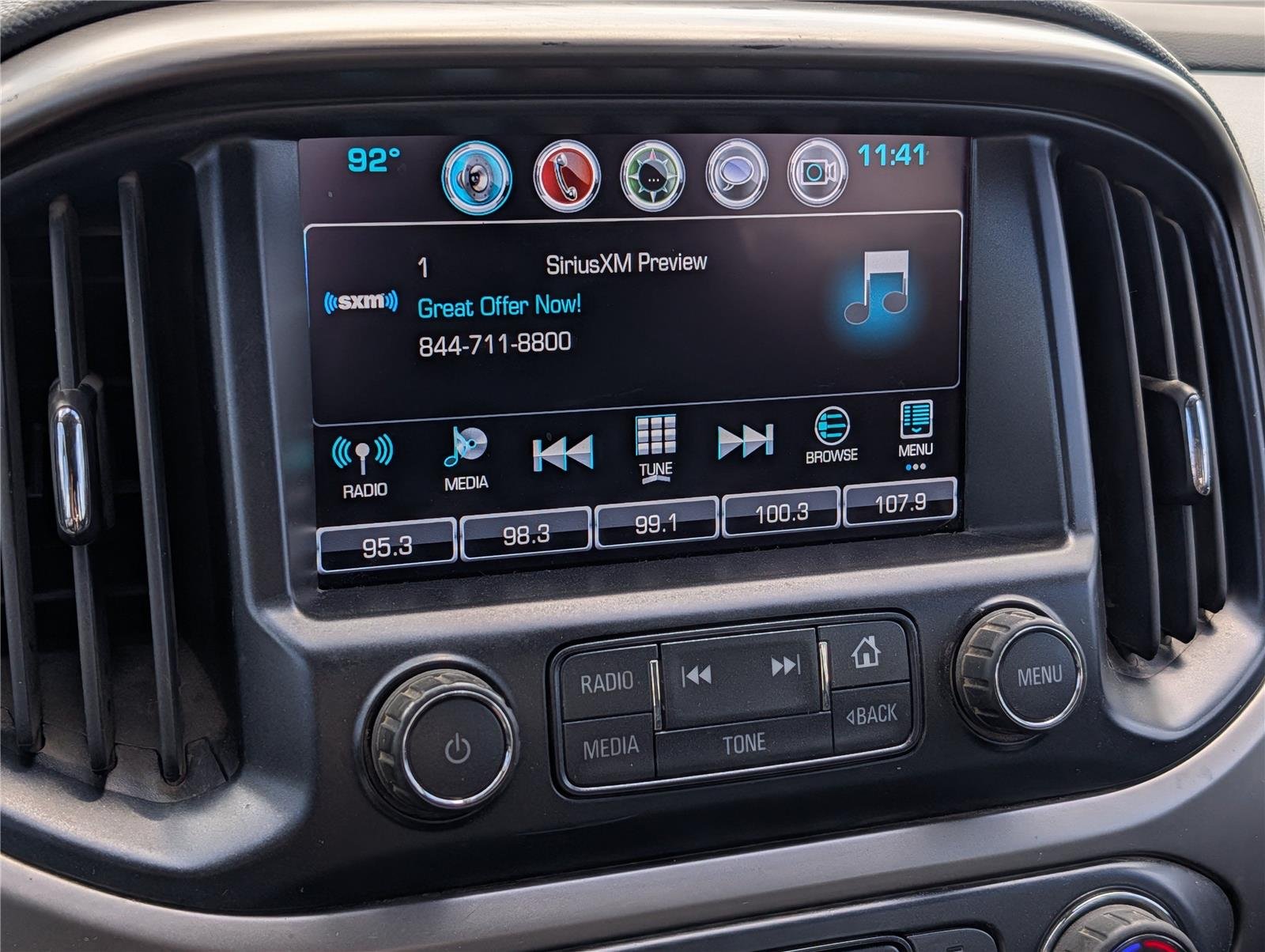 Used 2018 STERLING GRAY METALLIC Chevrolet 4WD Z71 image 18