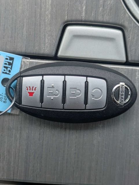 Used 2017 Silver Nissan SV image 33