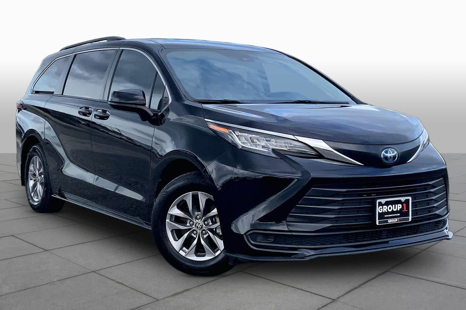 Used 2022 Midnight Black Metallic Toyota LE image 3