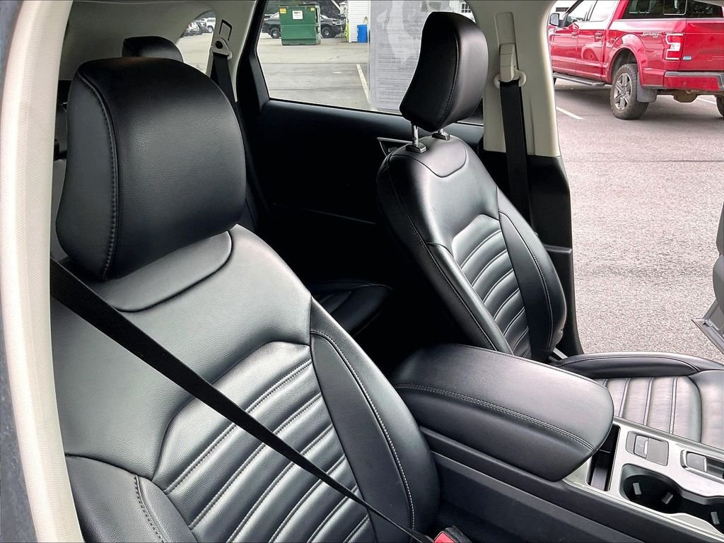 Used 2024 Gray Metallic Ford SEL image 11