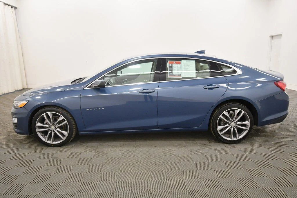 Used 2024 Blue Chevrolet LT image 4