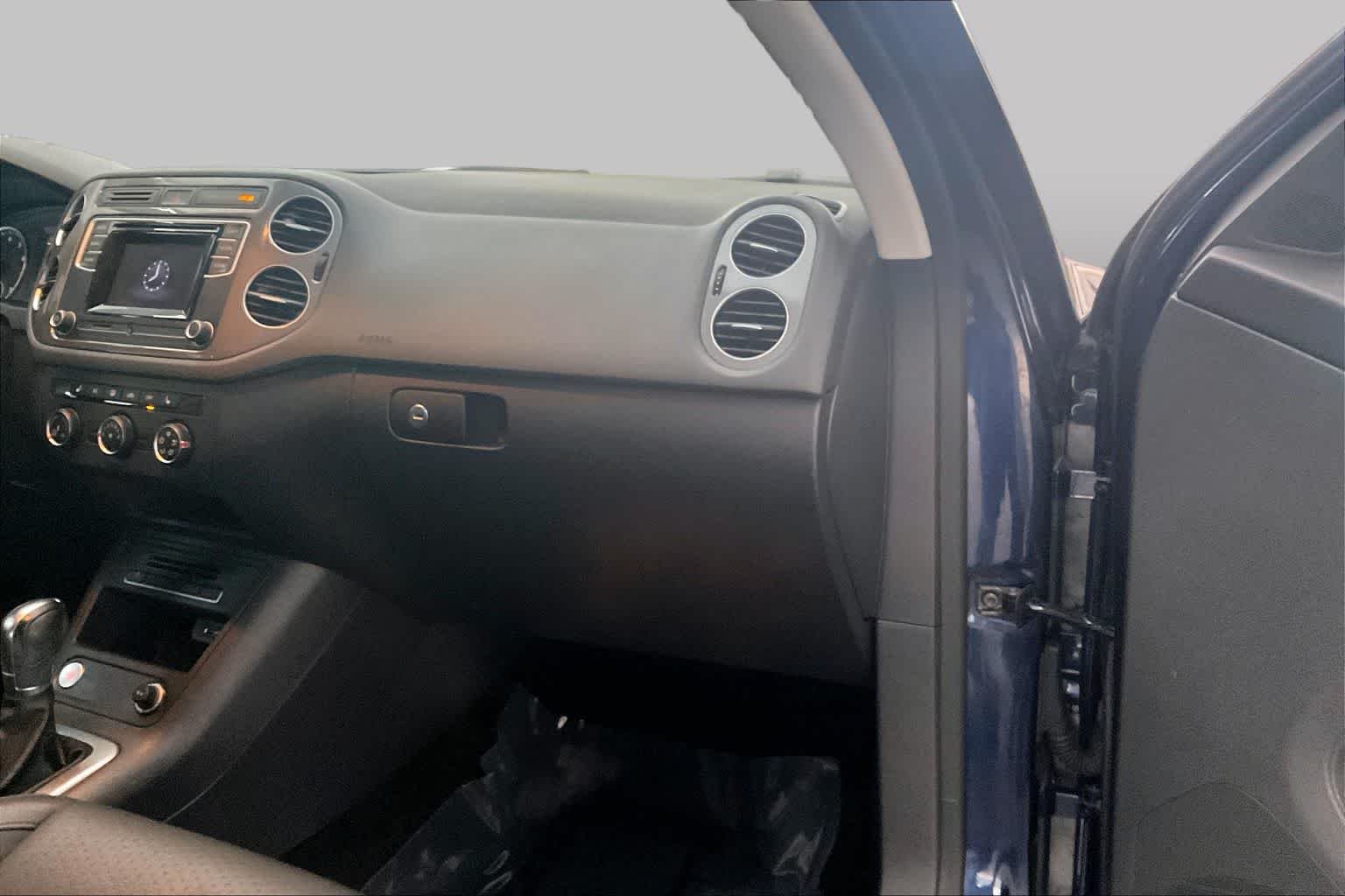 Used 2016 Night Blue Metallic Volkswagen S image 19