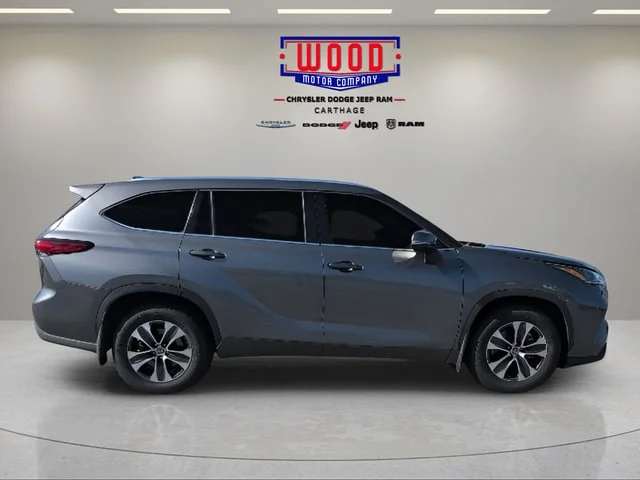 Used 2021 Magnetic Gray Metallic Toyota XLE image 2