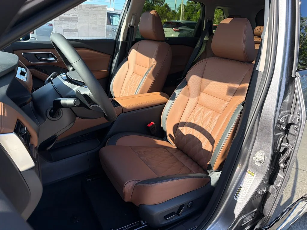 New 2026 Gun Metallic Nissan Platinum image 31